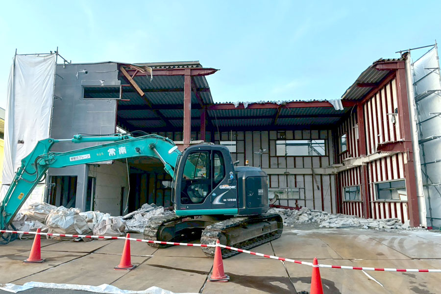 解体工事中の様子